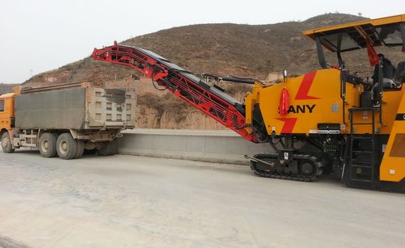 液體撒布車(chē)操作面板使用應(yīng)該注意什么？